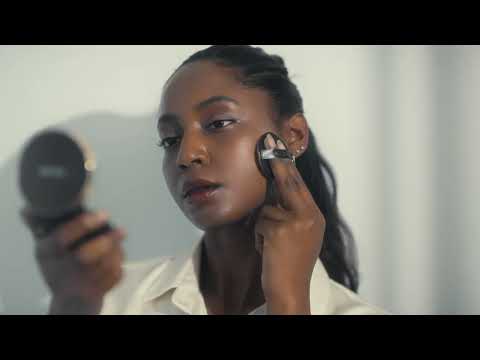 Load video: AGE20's Signature Essence Cover Pact SPF 50+ Vegan Hydrating Cream Foundation